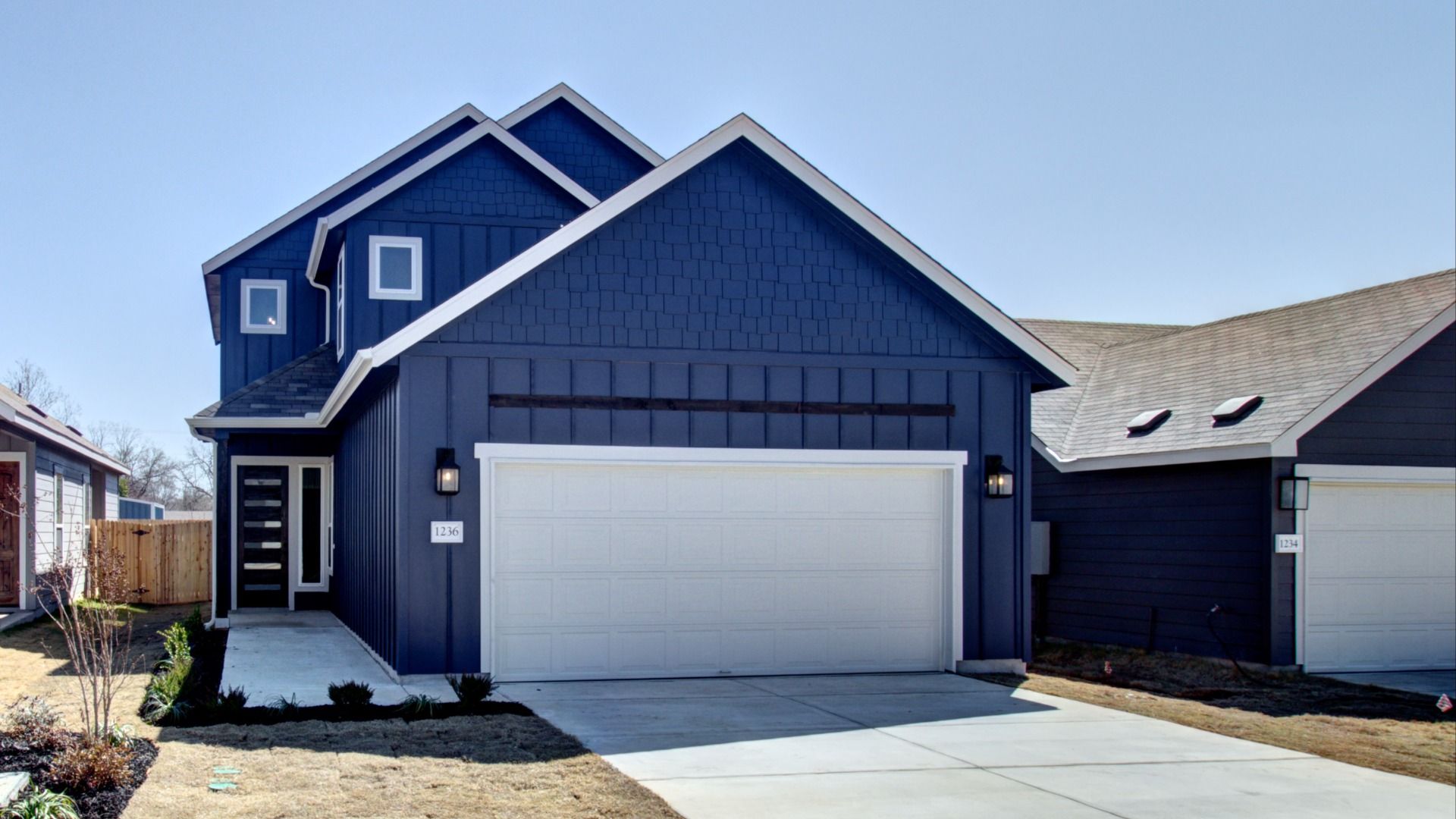 Comal Plan:Displayed images are for illustration purposes and  color and/or exterior features may differ from the actual home.