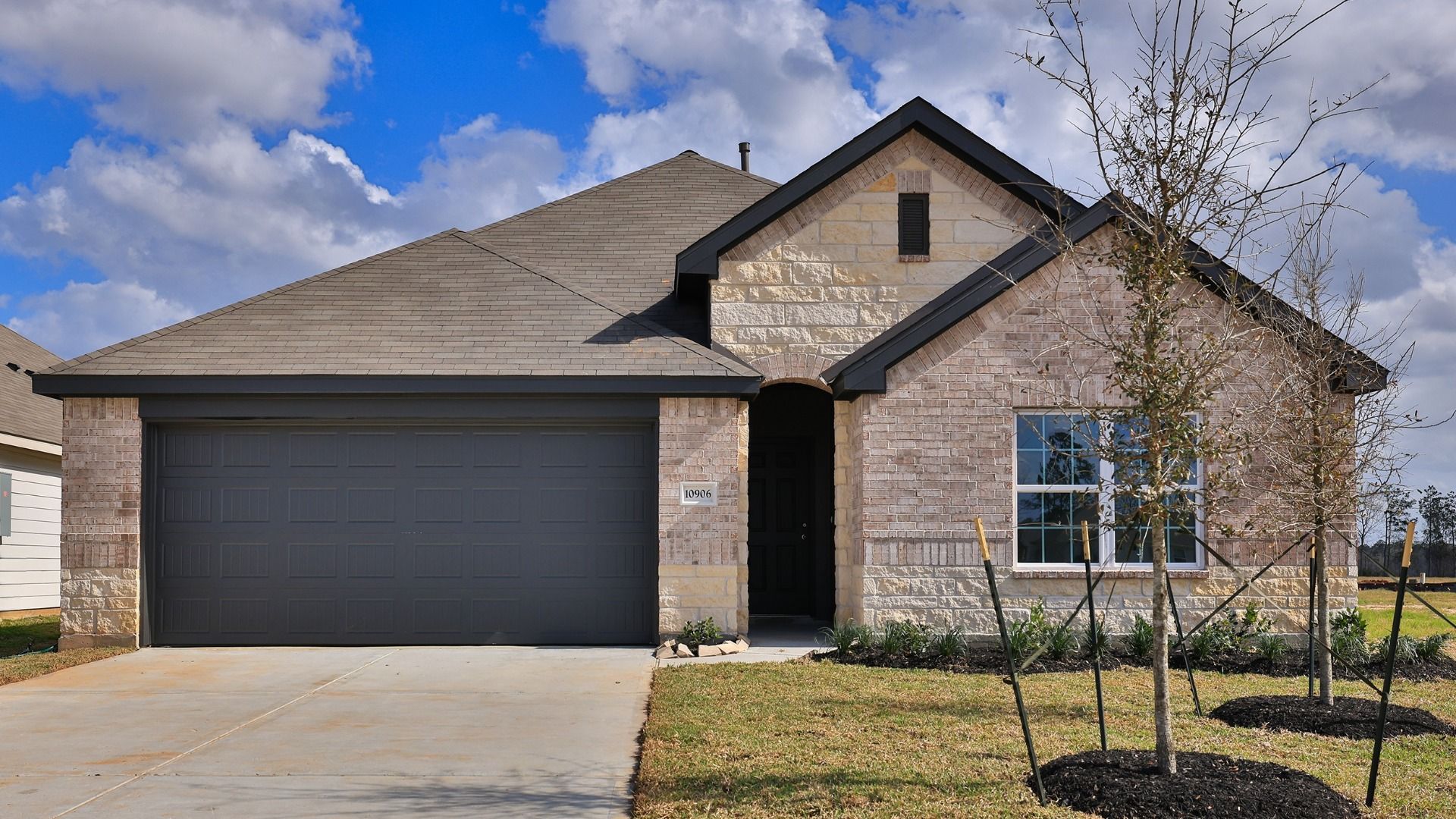 Brick single-family home design in residential architecture:Elevation O