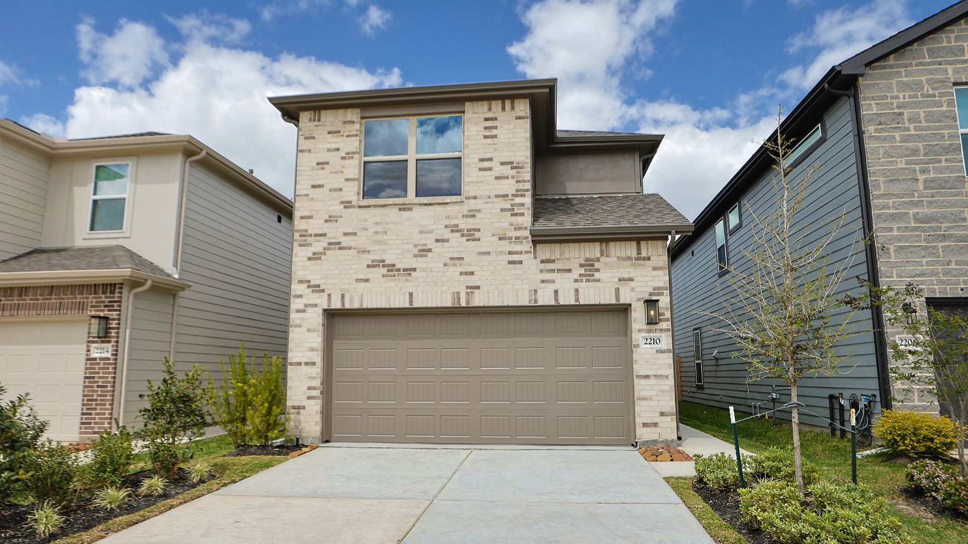 L21-F.jpg:Elevation F