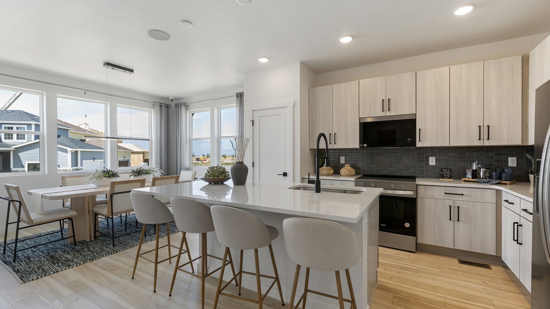 Elegant Residential Home Design in Modern Architecture:Experience luxury in this modern kitchen, a testament to elegant residential home design and architecture.