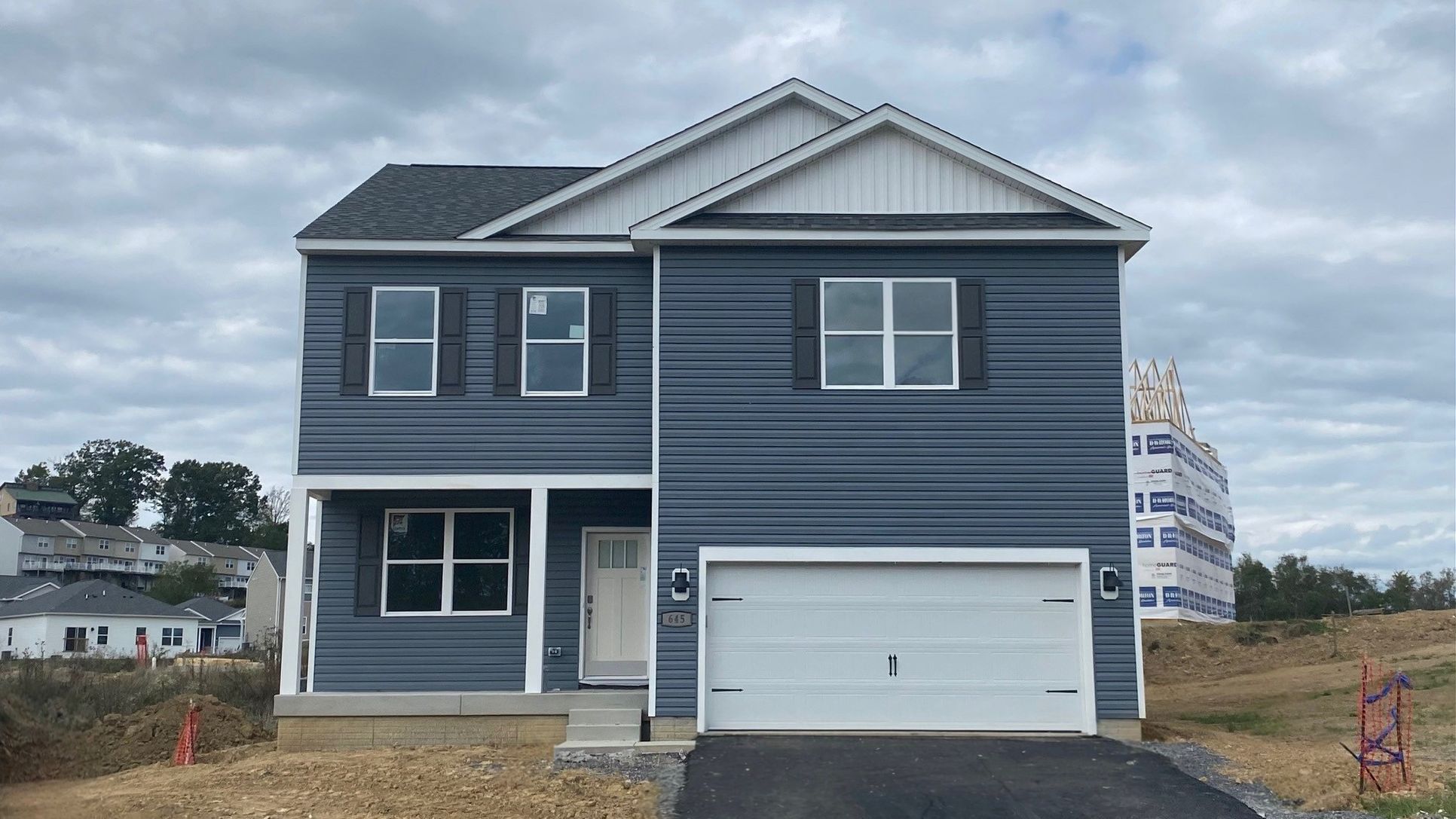 Exterior:Elevation Image 0.