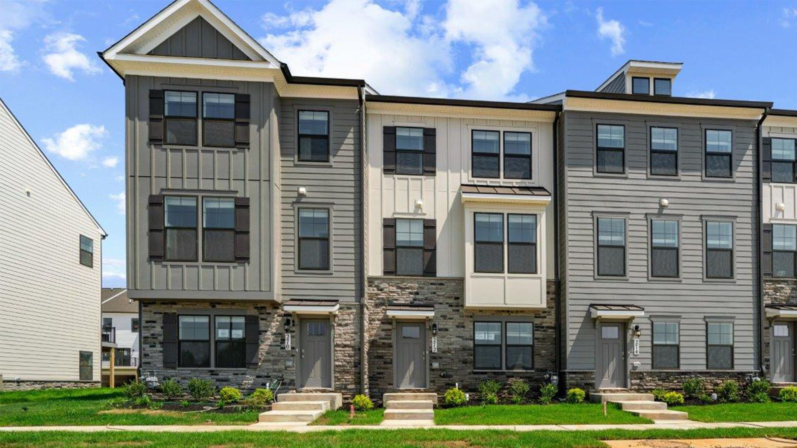 Exterior:Elevation Image 0.