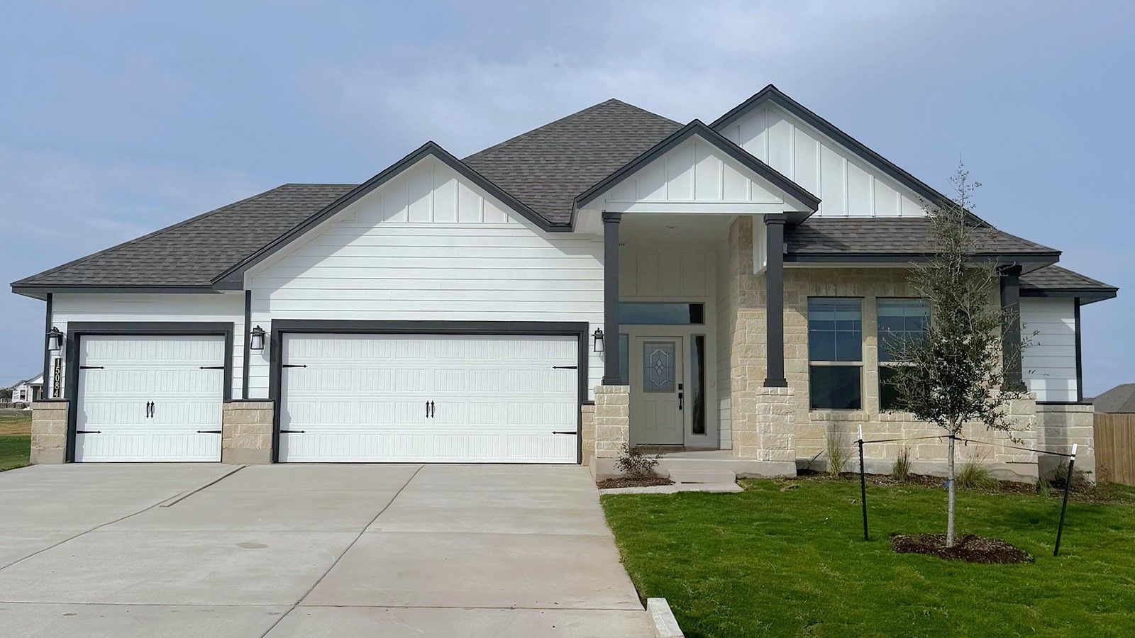 Exterior:Elevation Image 0.