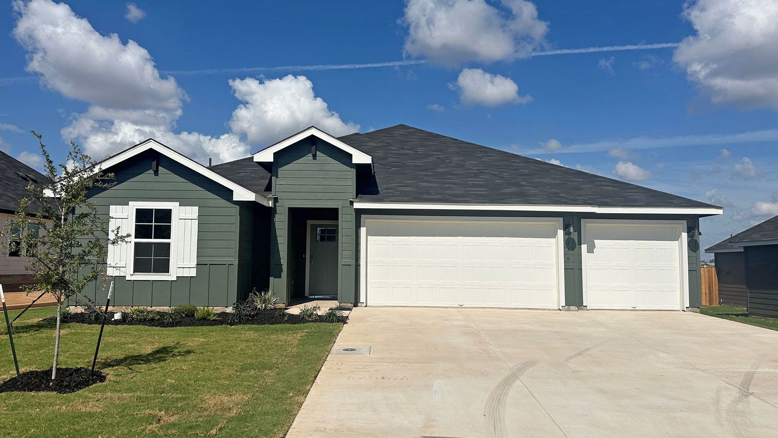 Exterior:Elevation Image 0.