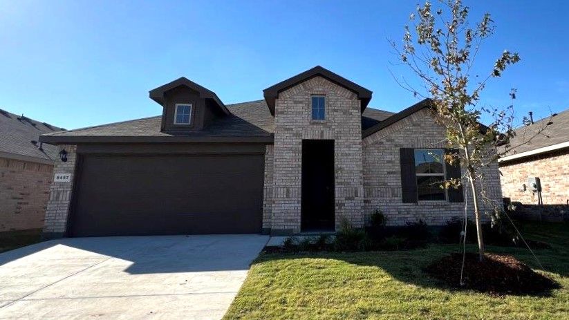 Exterior:Elevation Image 0.