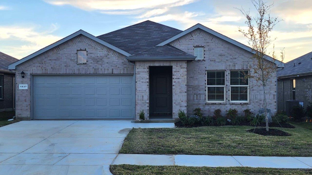 Exterior:Elevation Image 0.