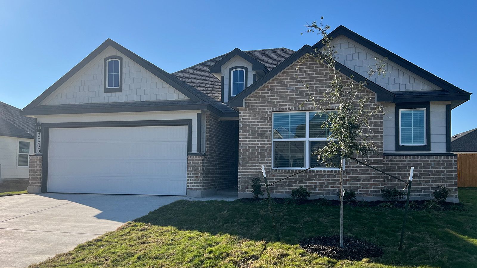 Exterior:Elevation Image 0.