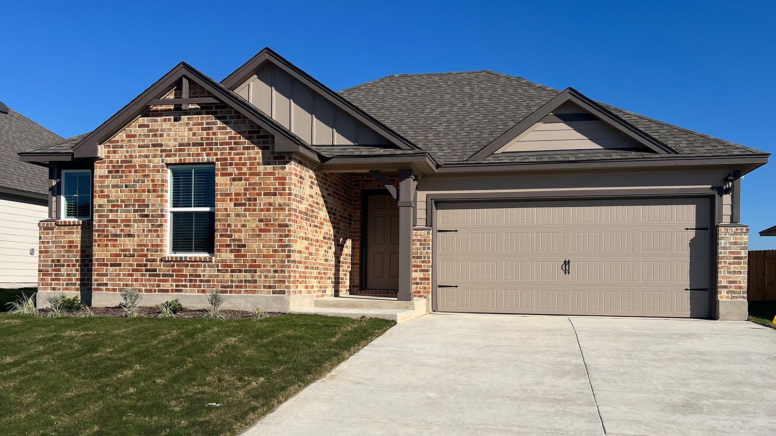 Exterior:Elevation Image 0.