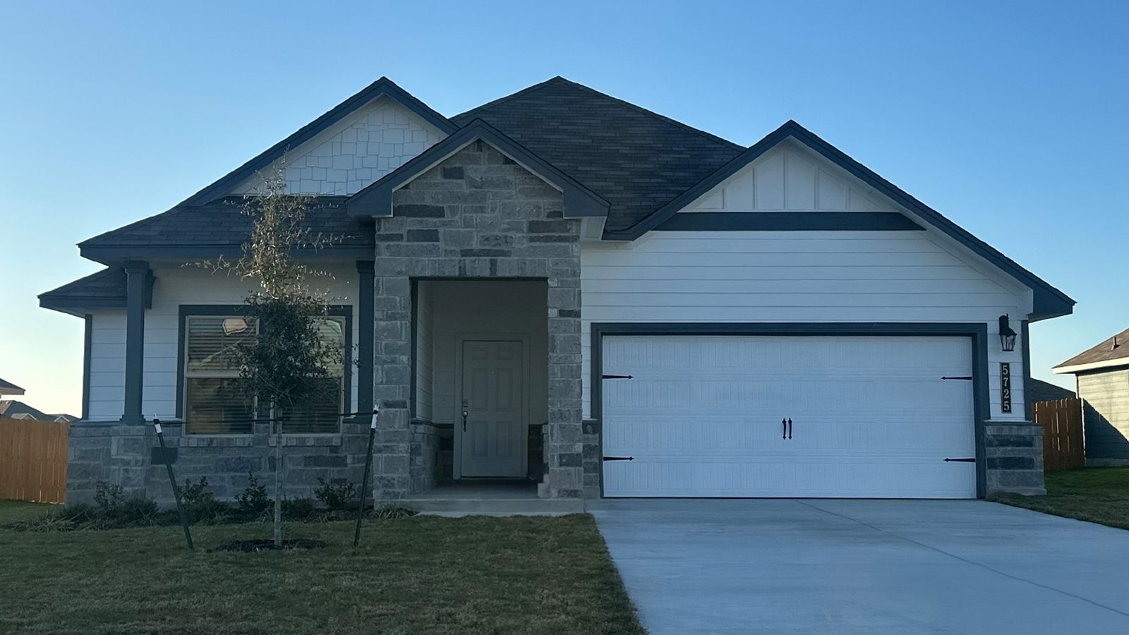 Exterior:Elevation Image 0.