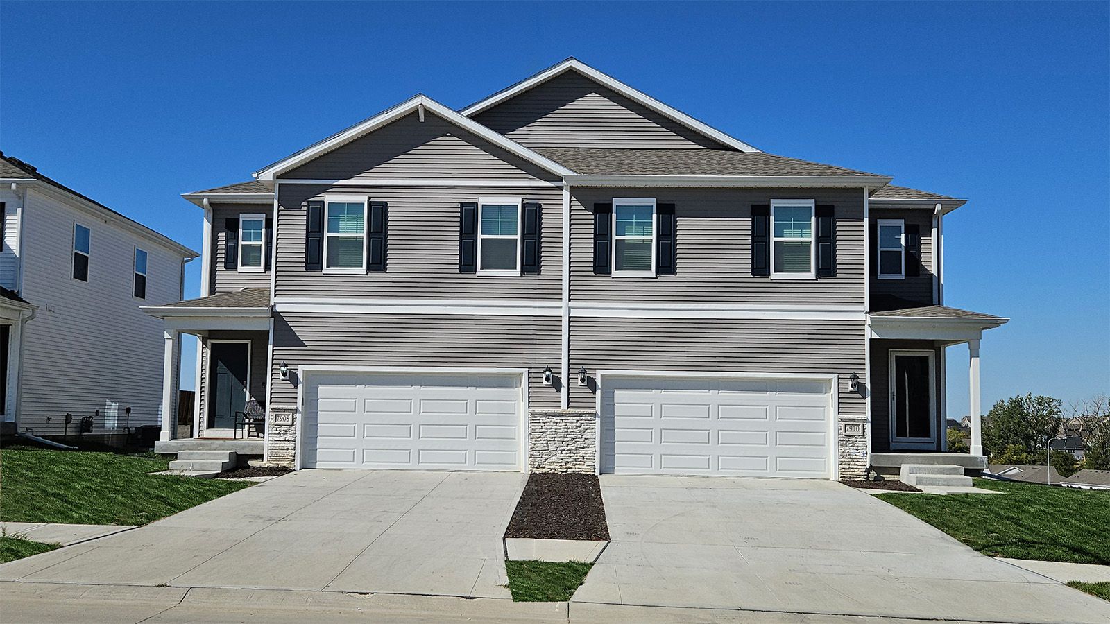 Exterior:Elevation Image 0.