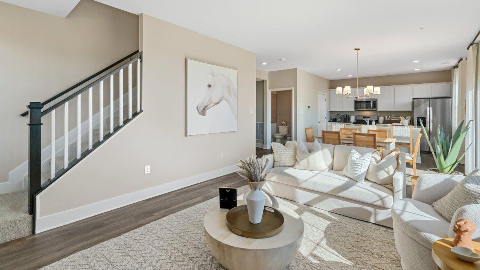 Exterior:Elevation Image 7.