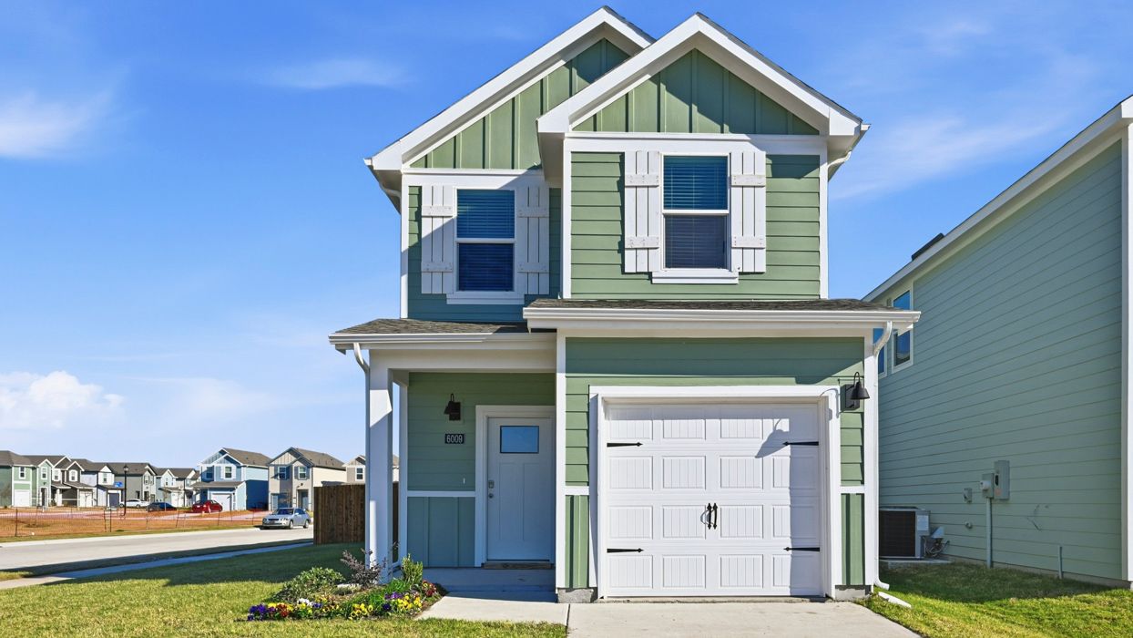 Exterior:Elevation Image 0.