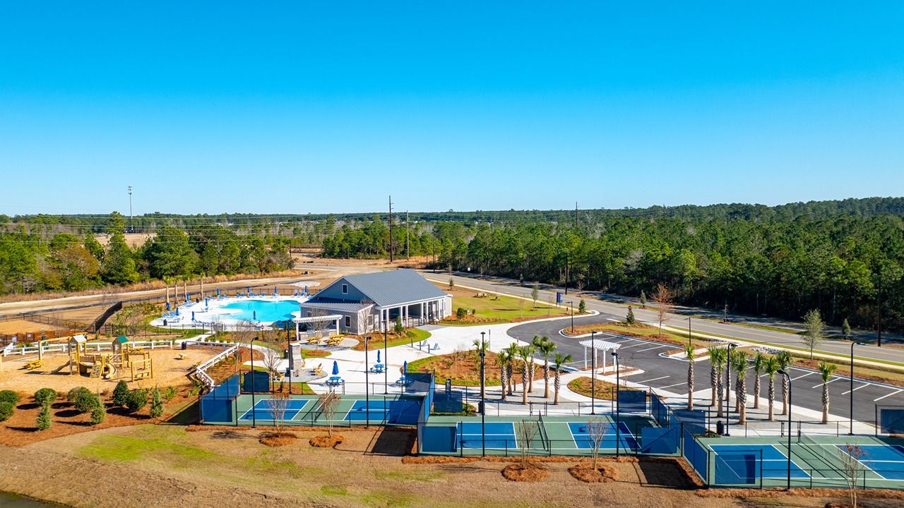 Exterior:Elevation Image 5.