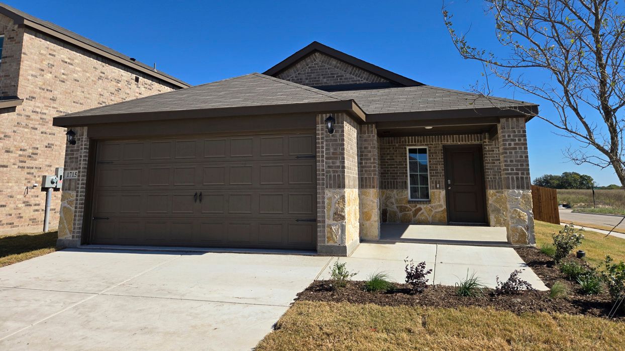 Exterior:Elevation Image 0.