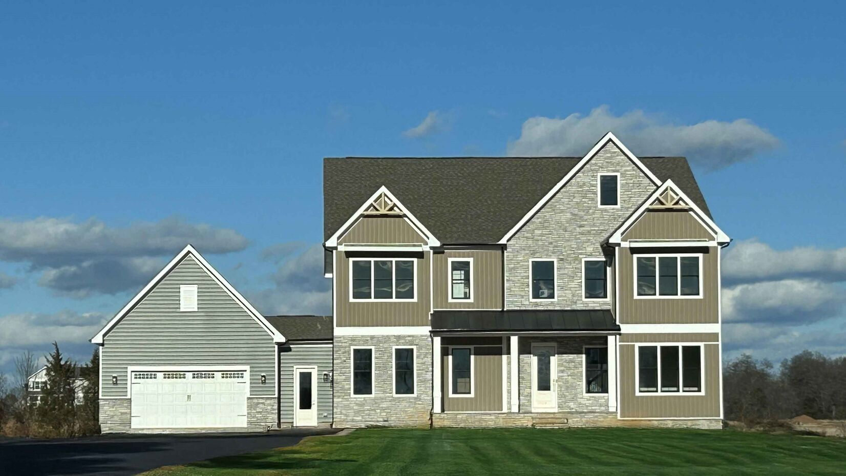 Exterior:Elevation Image 0.