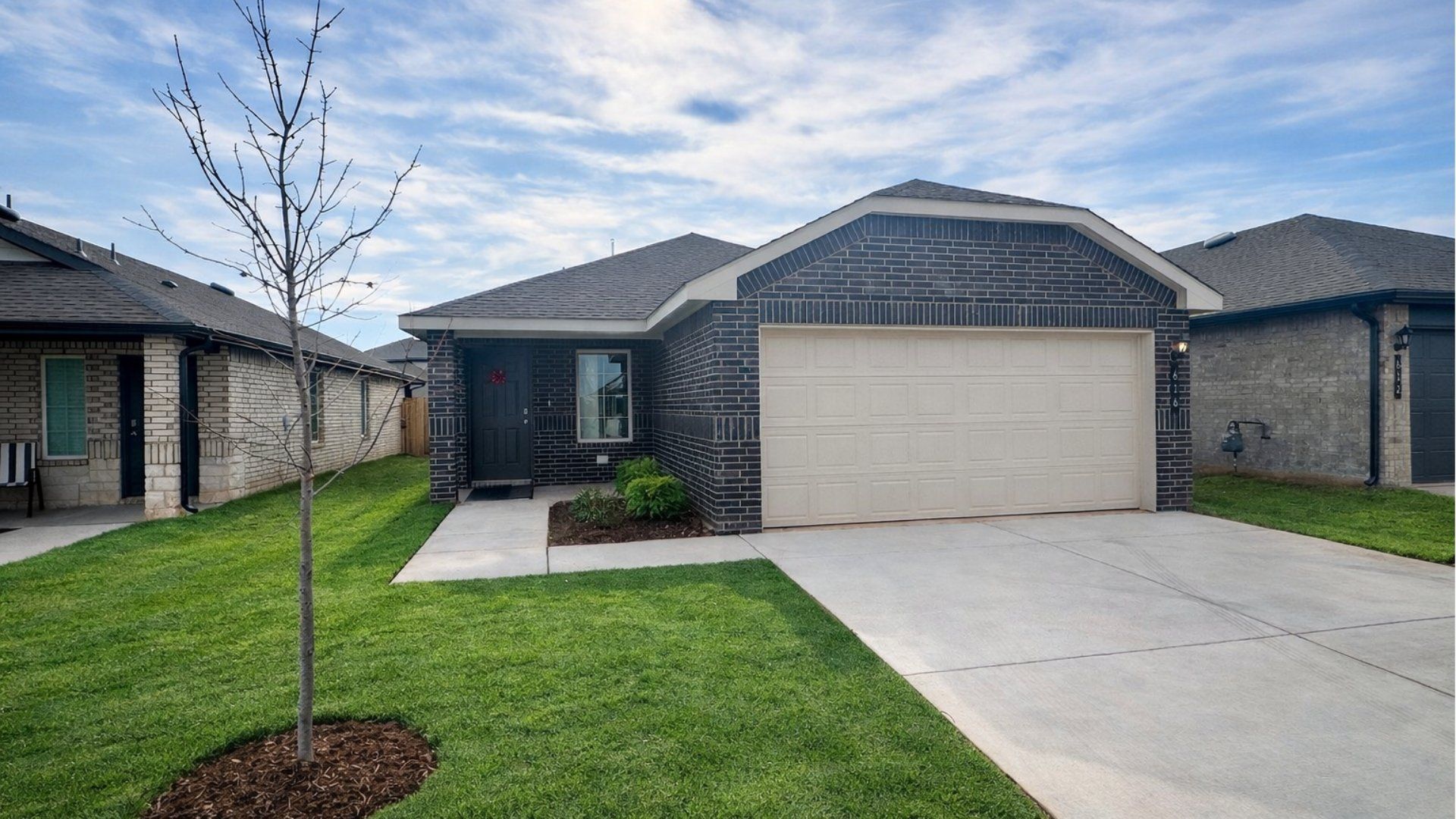 Exterior:Elevation Image 0.