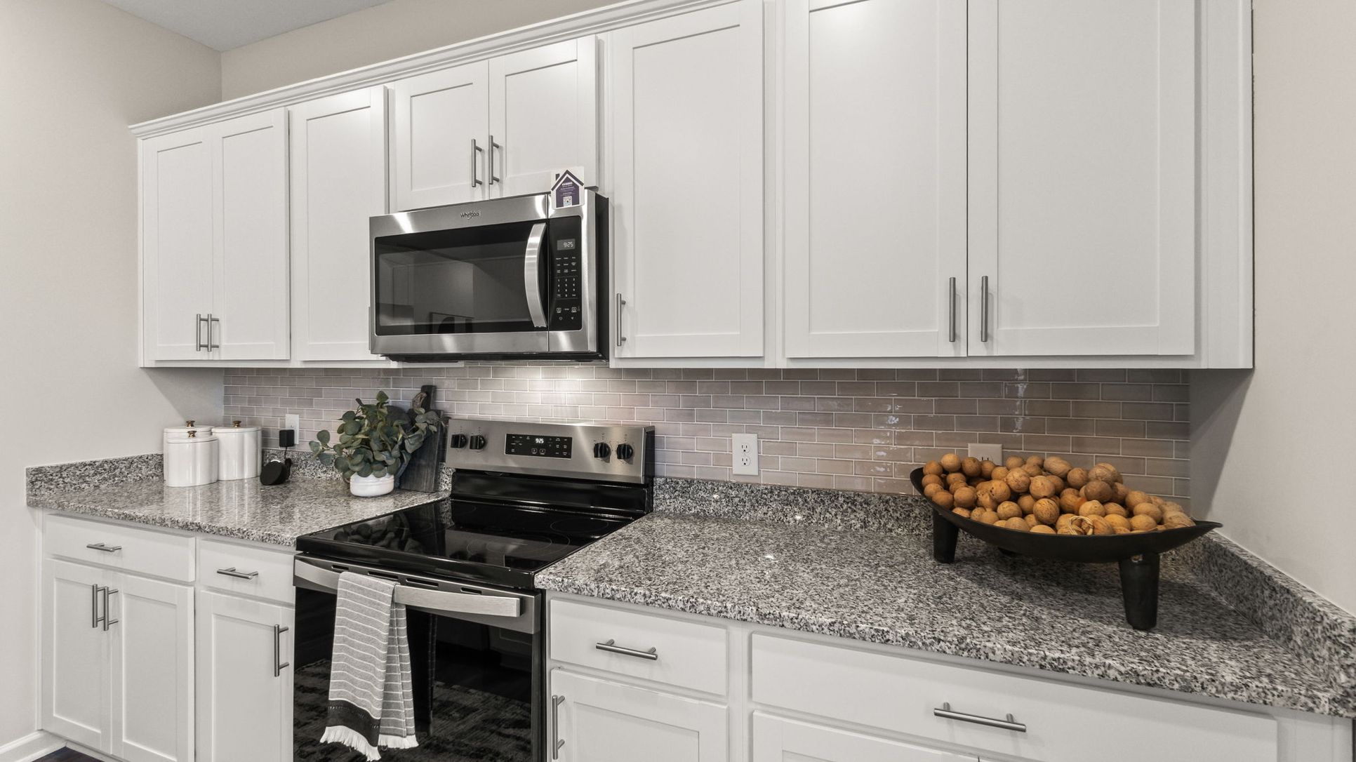 Exterior:Elevation Image 3.