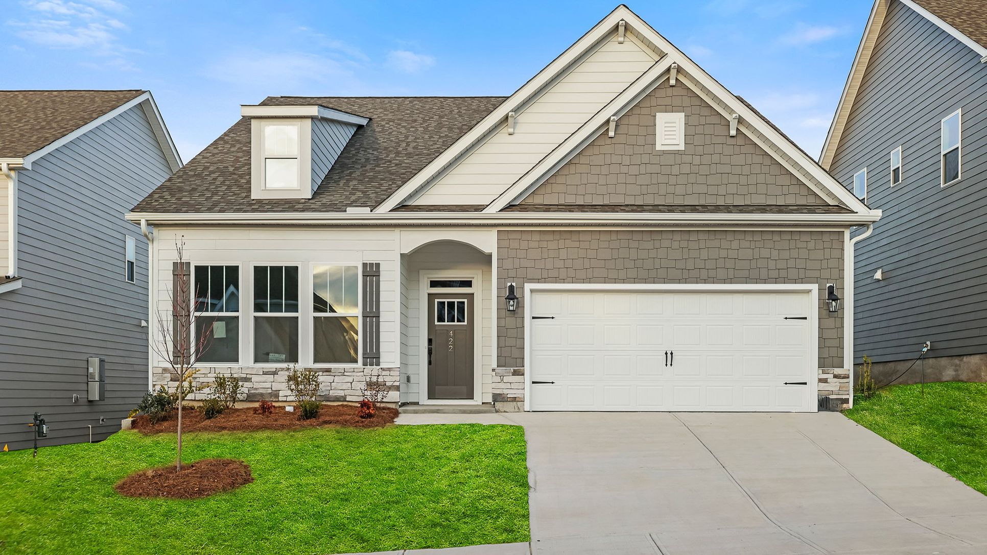 Exterior:Elevation Image 0.