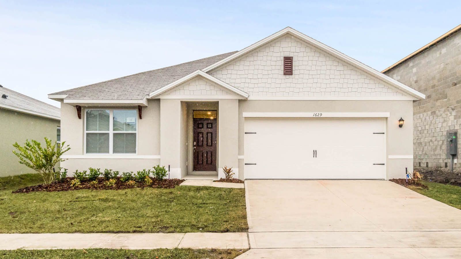 Exterior:Elevation Image 0.