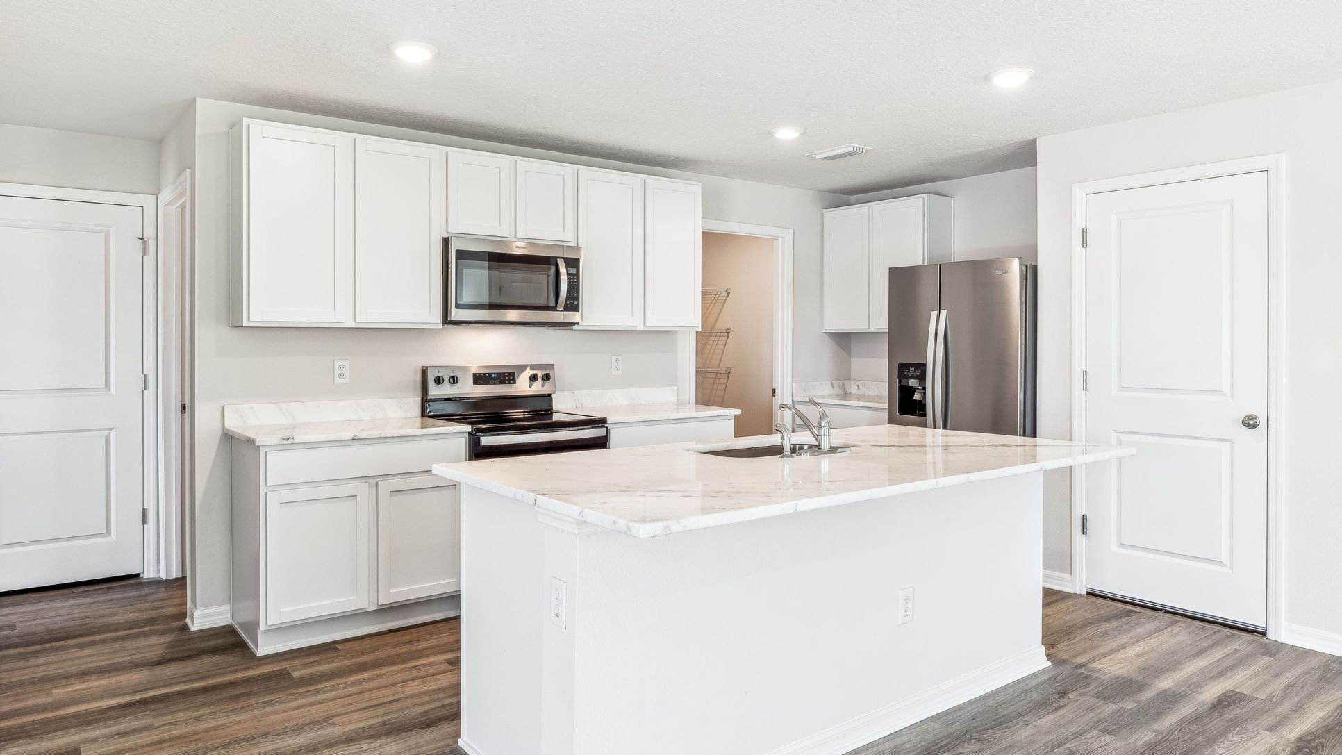 Exterior:Elevation Image 4.