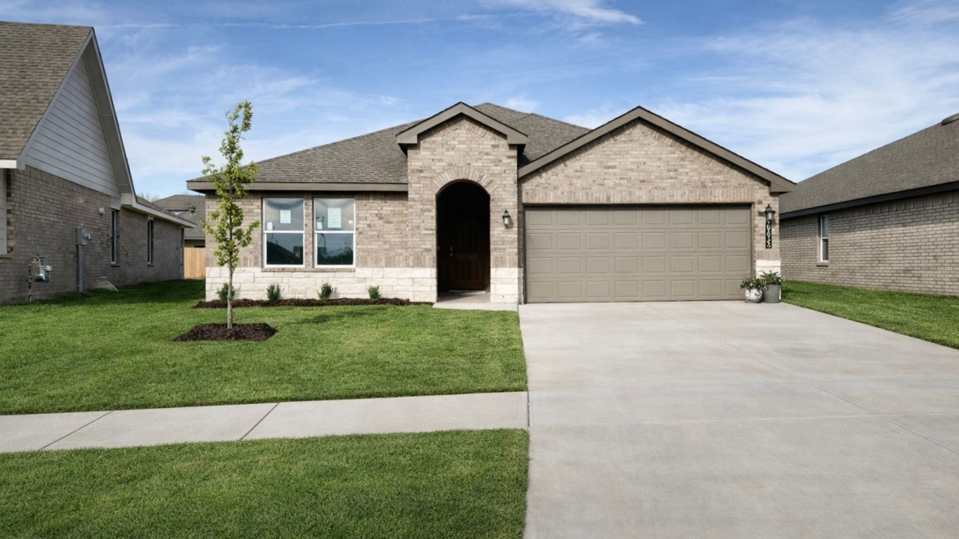 Exterior:Elevation Image 0.