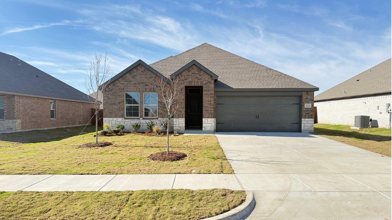 Exterior:Elevation Image 0.