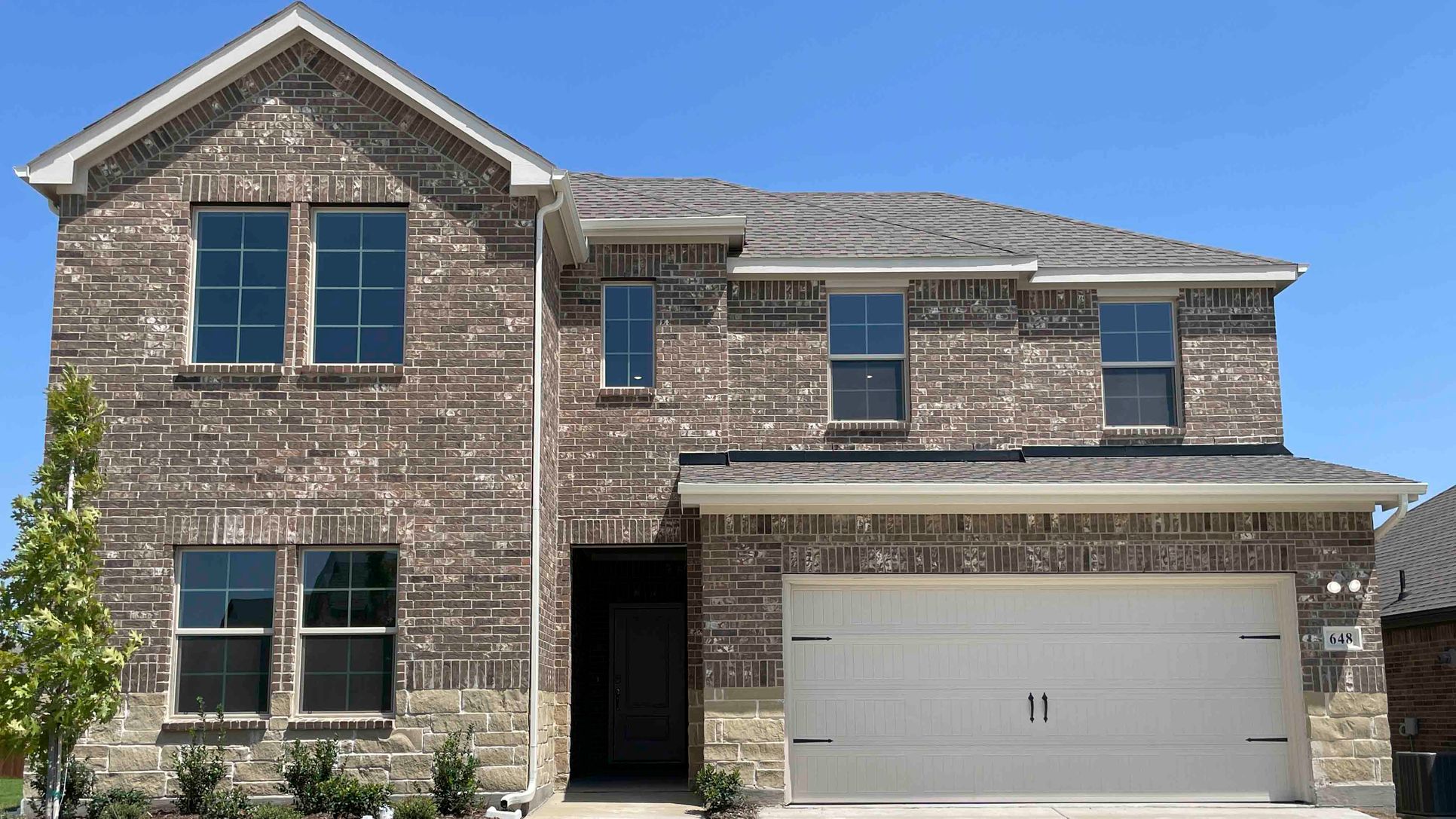 Exterior:Elevation Image 0.