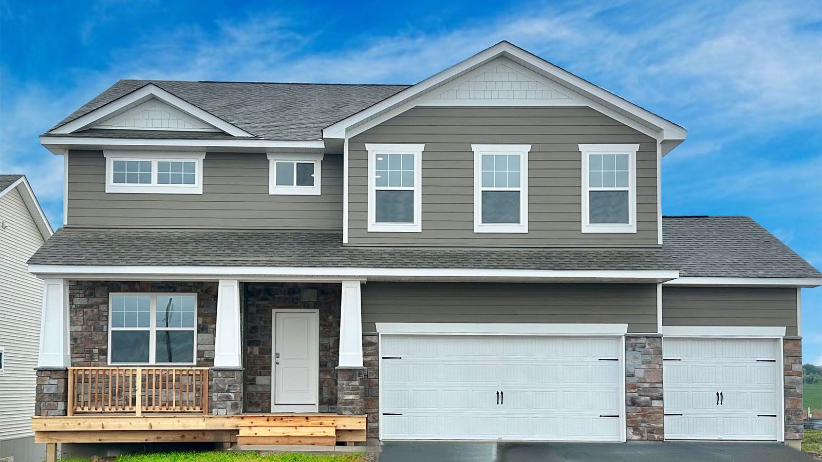 Exterior:Elevation Image 0.