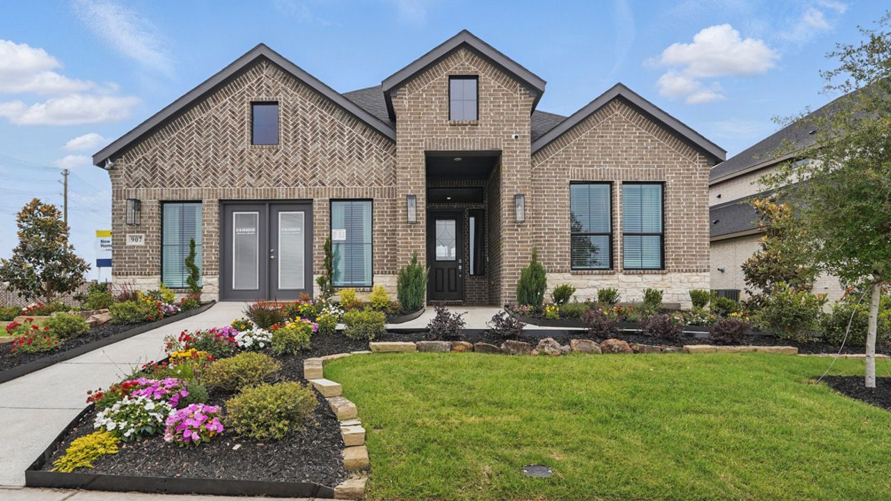 Exterior:Elevation Image 0.