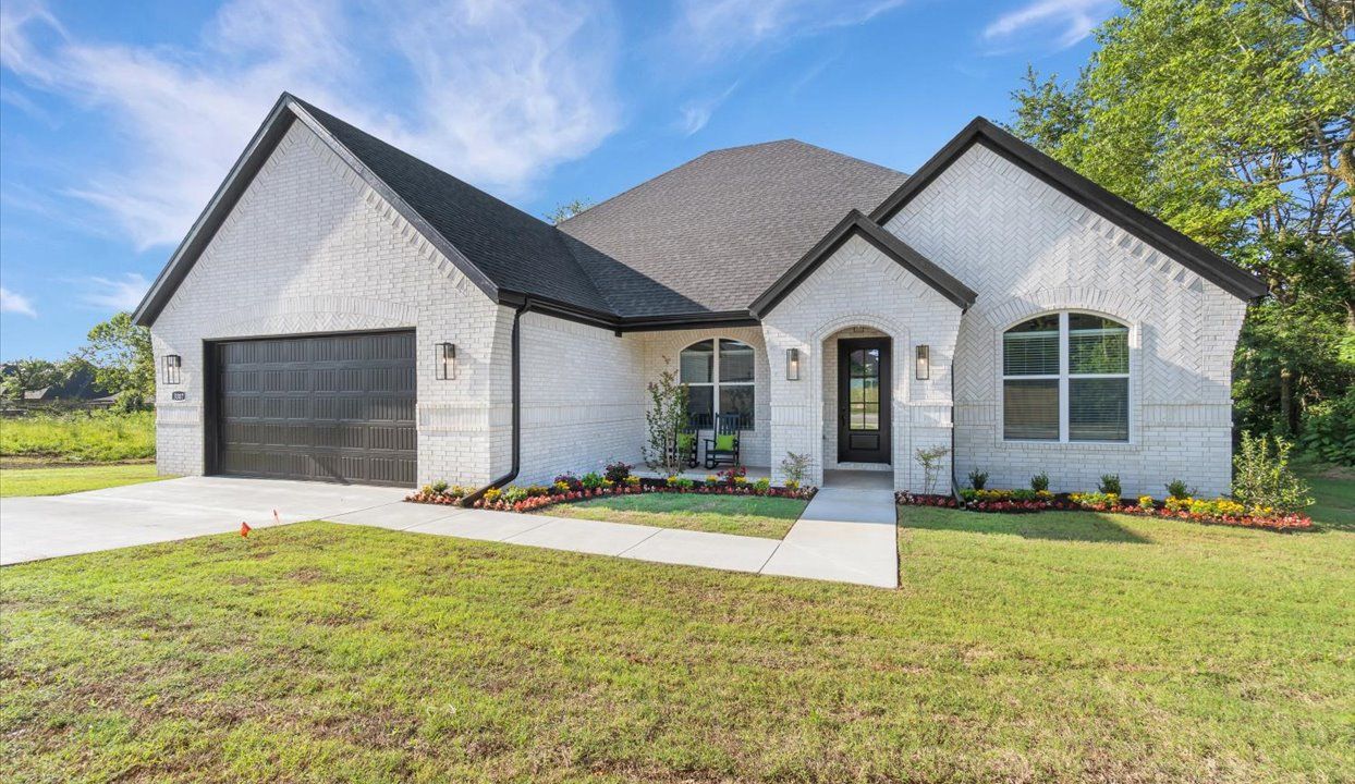 Exterior:Elevation Image 0.