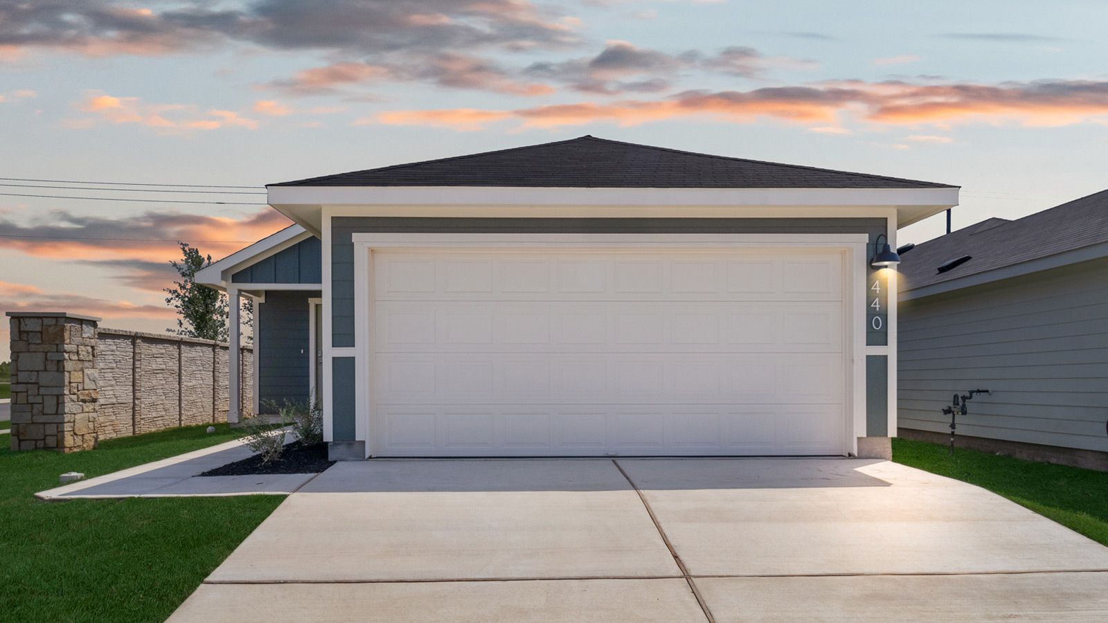 Exterior:Elevation Image 0.