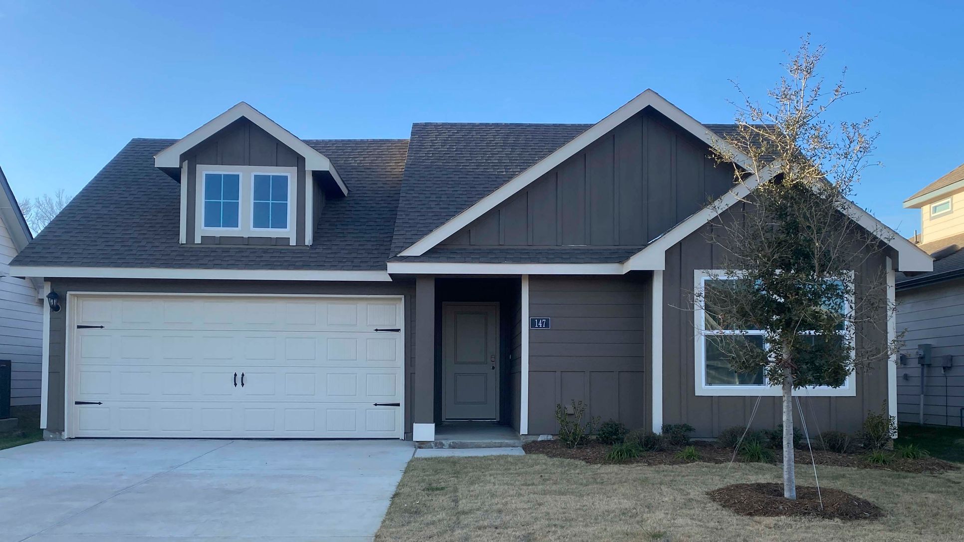 Exterior:Elevation Image 0.