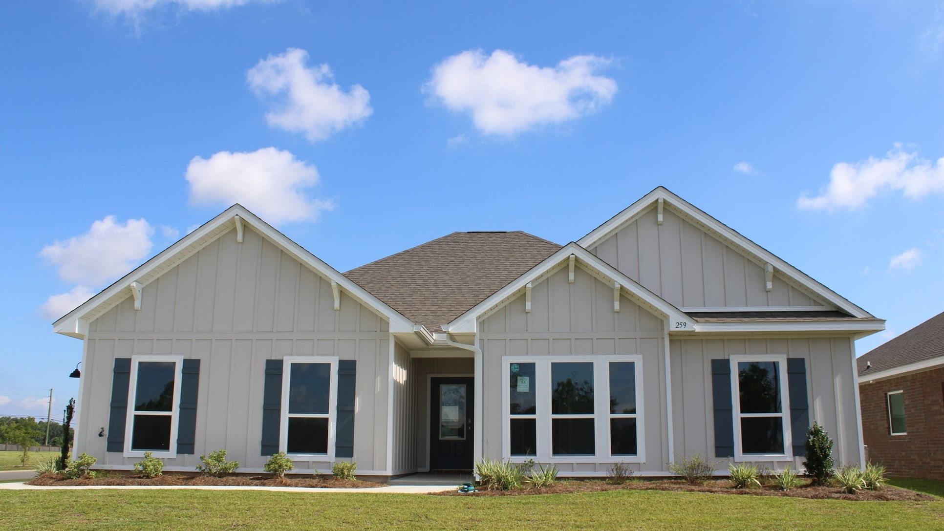 Exterior:Elevation Image 0.