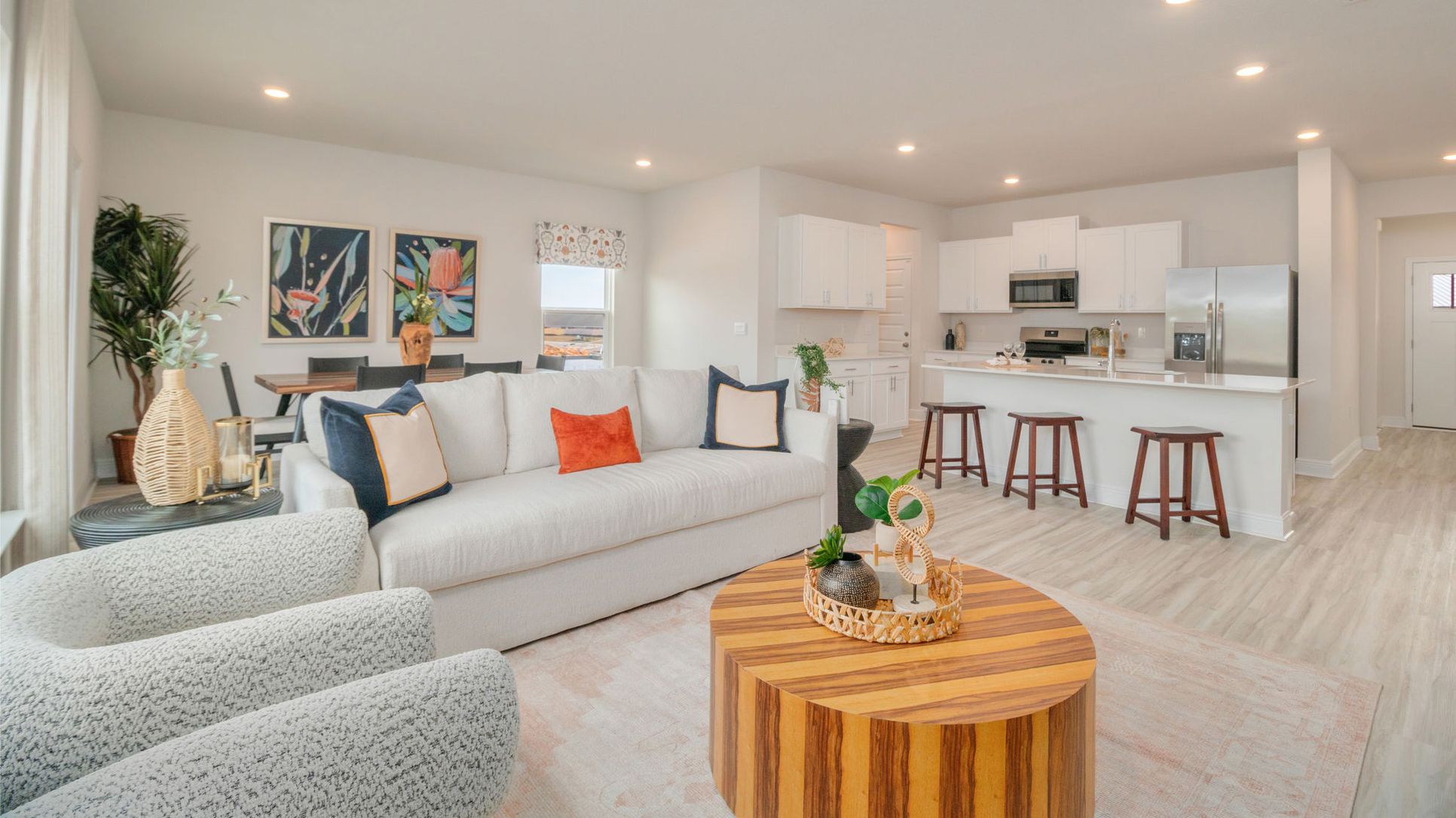 Exterior:Elevation Image 1.