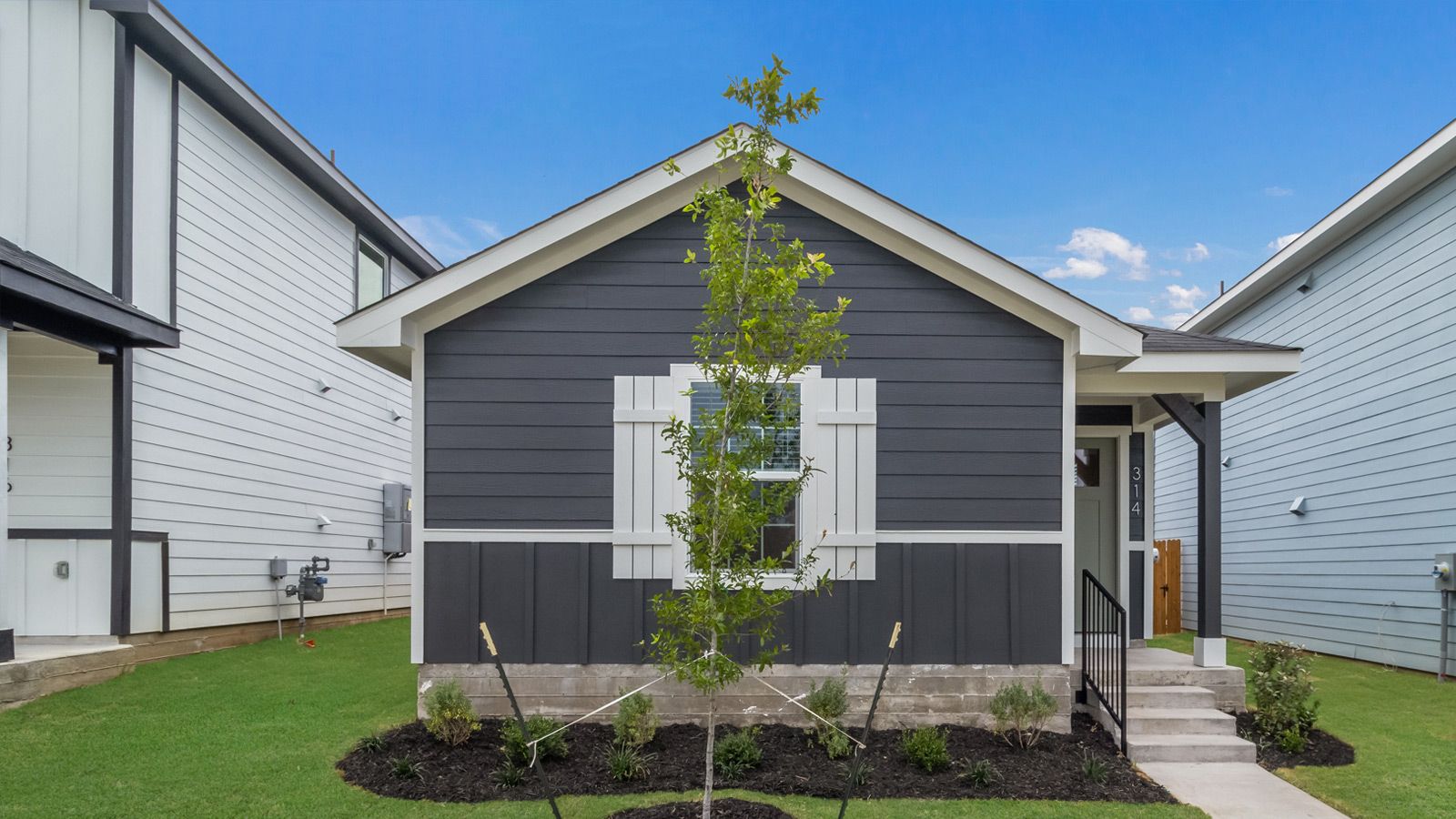 Exterior:Elevation Image 0.