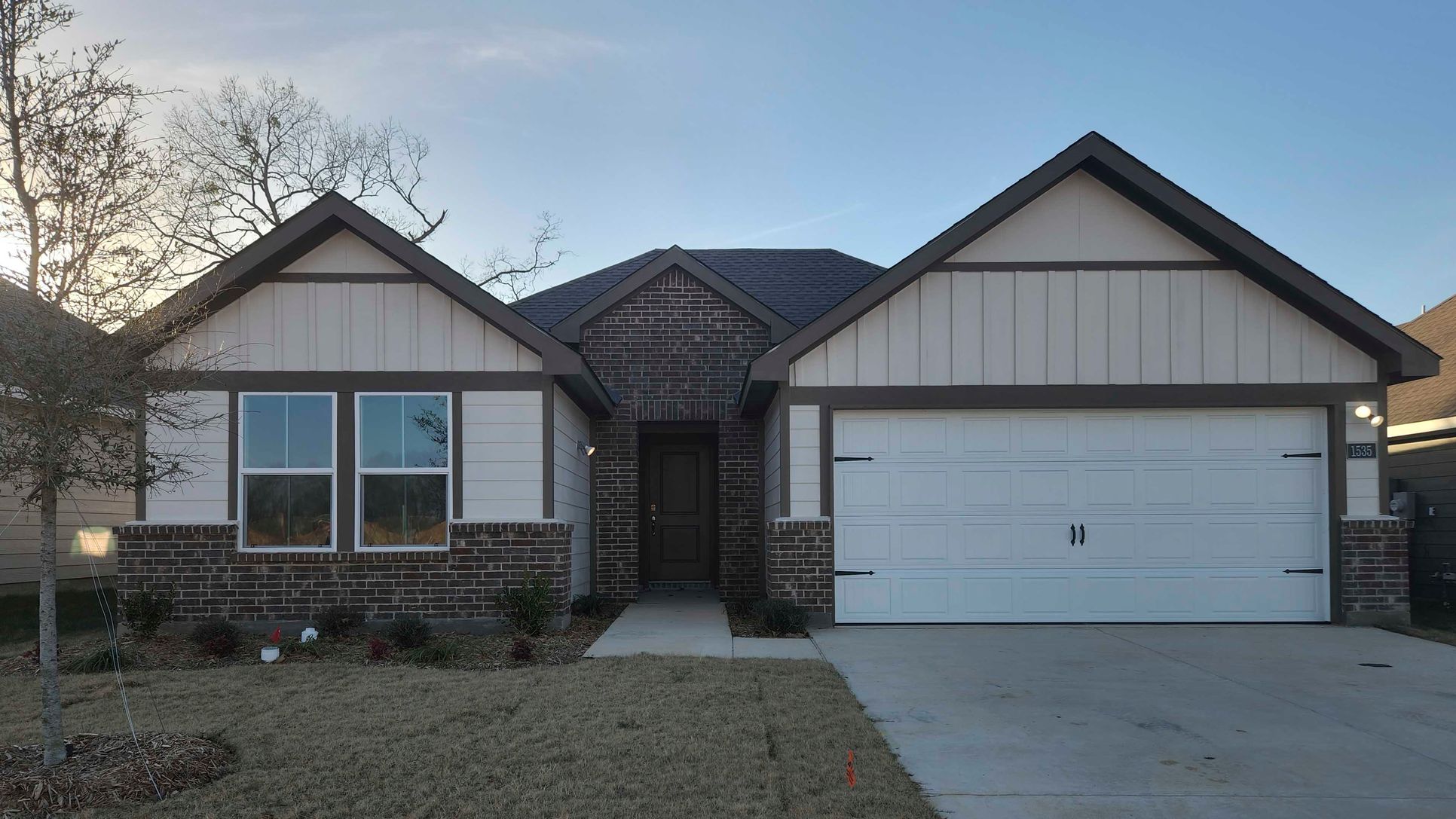 Exterior:Elevation Image 0.