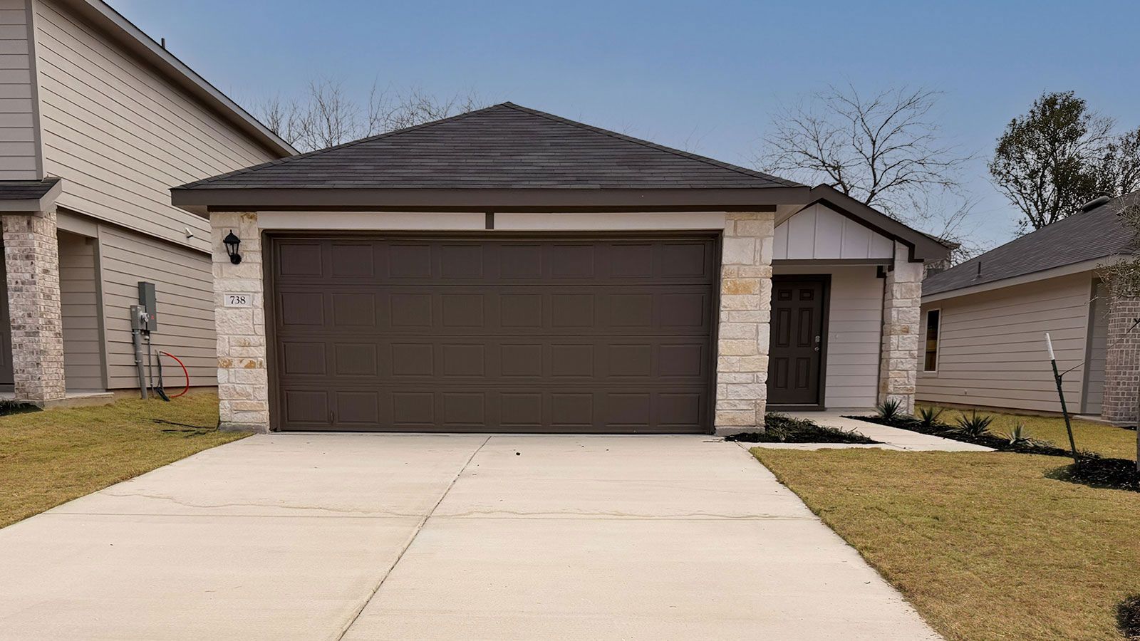 Exterior:Elevation Image 0.