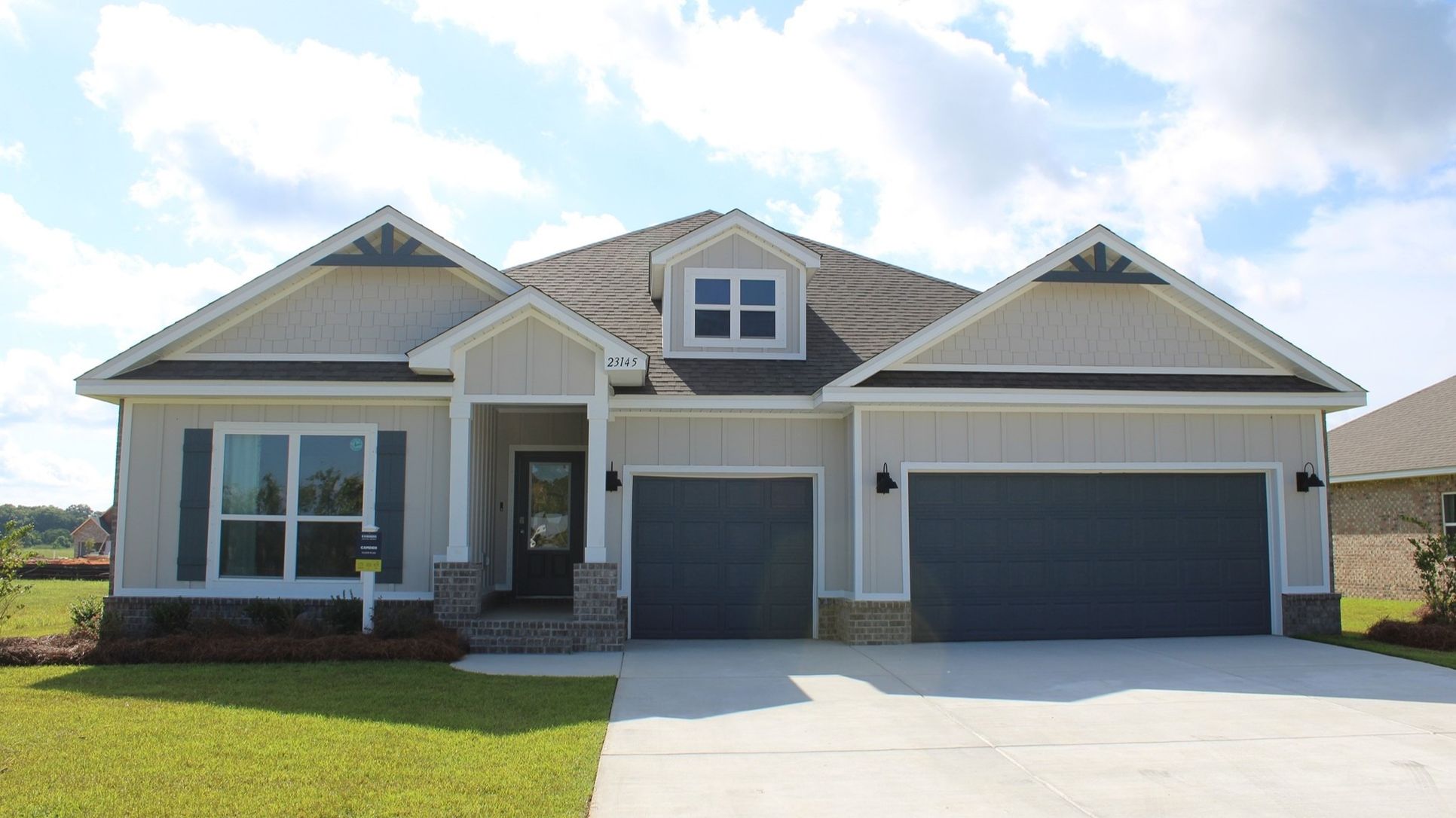 Exterior:Elevation Image 0.