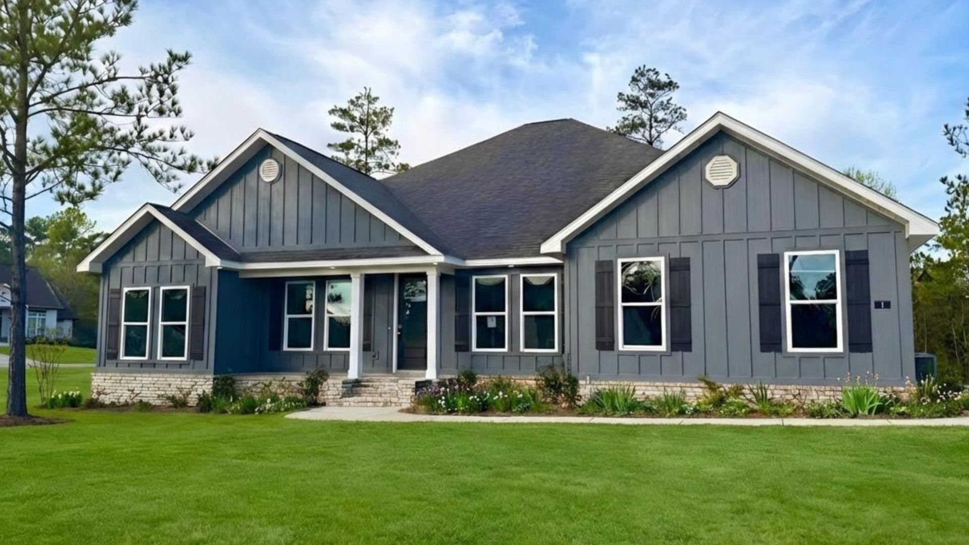 Exterior:Elevation Image 0.