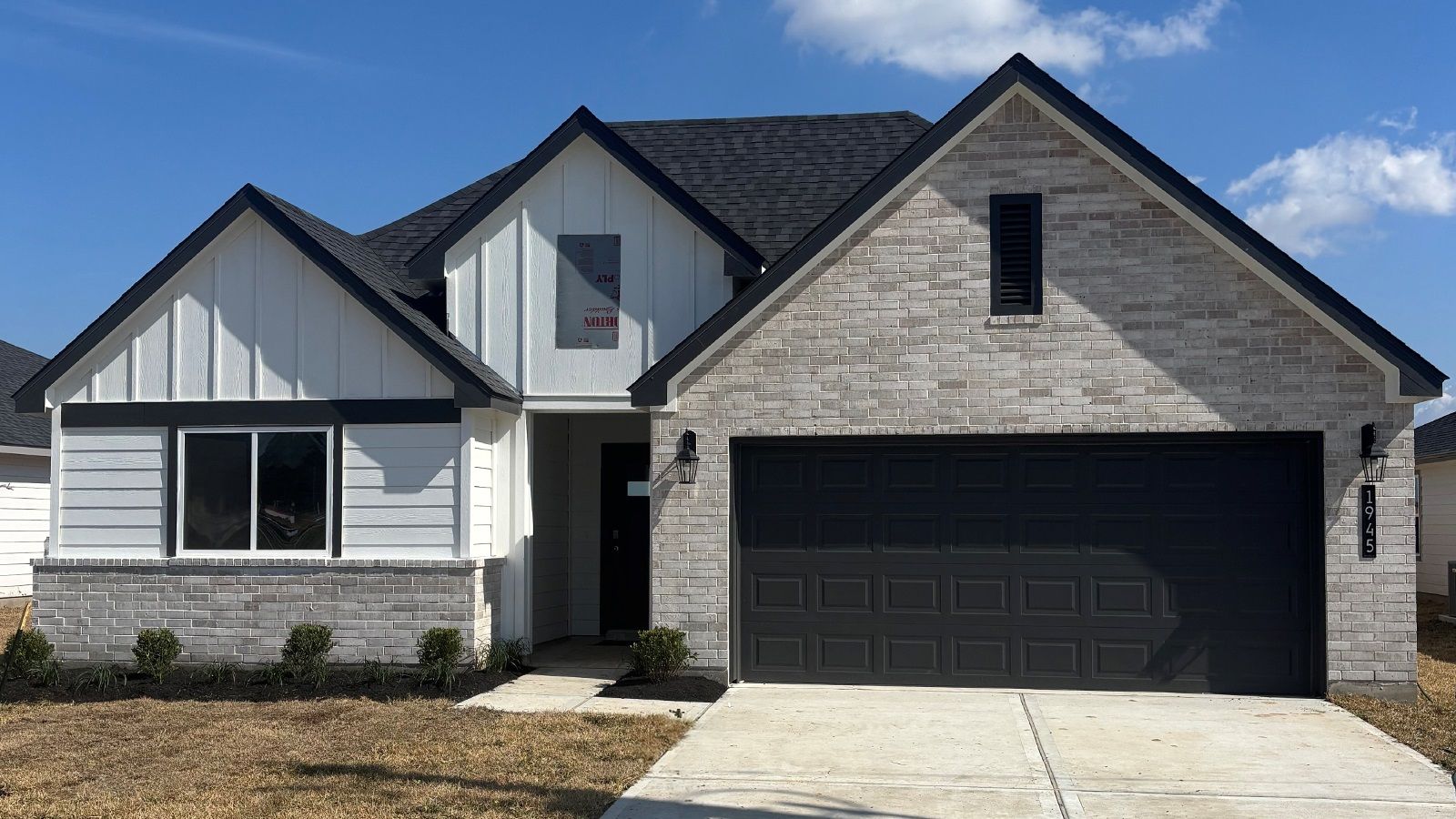 Exterior:Elevation Image 0.