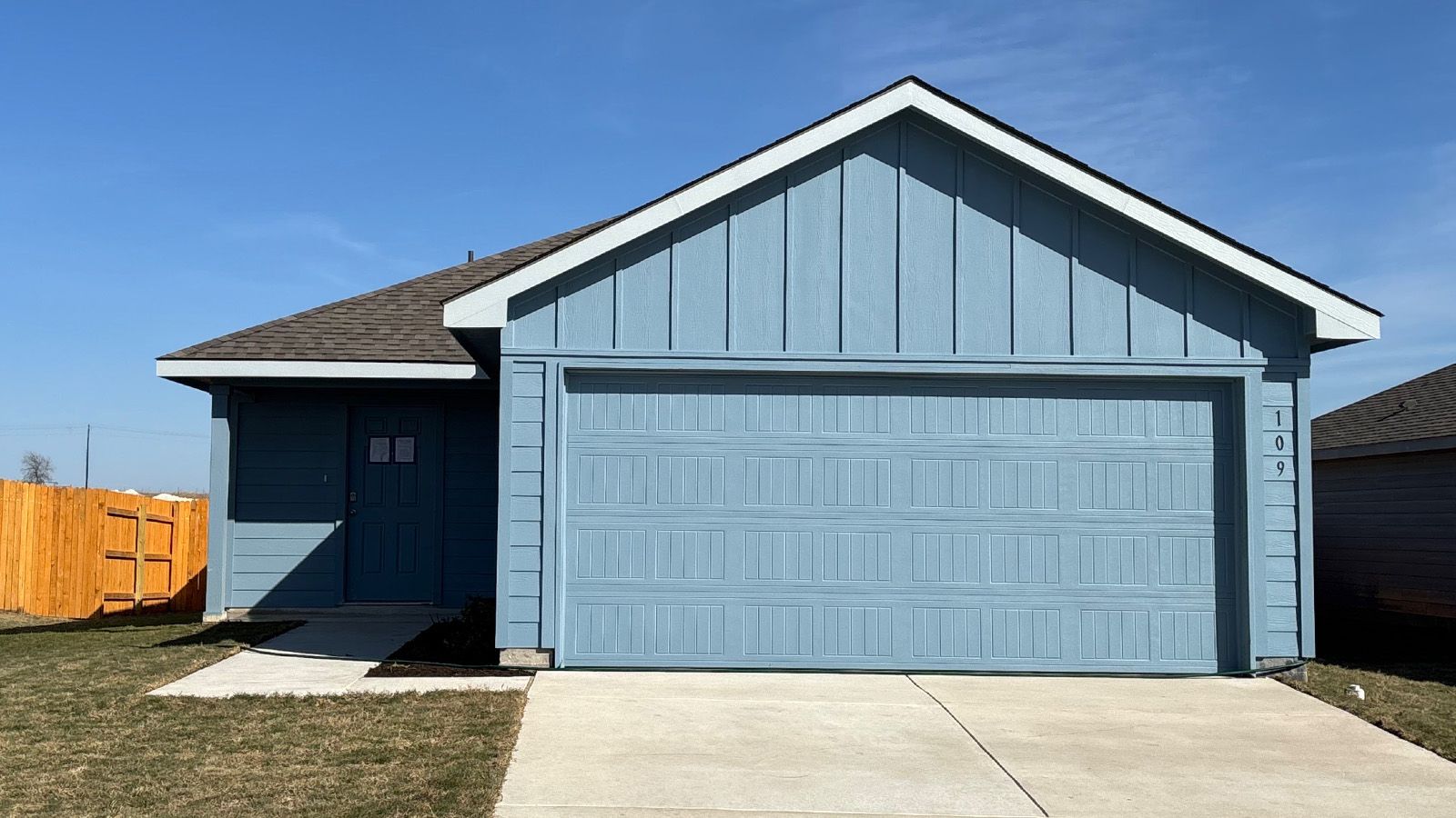 Exterior:Elevation Image 0.