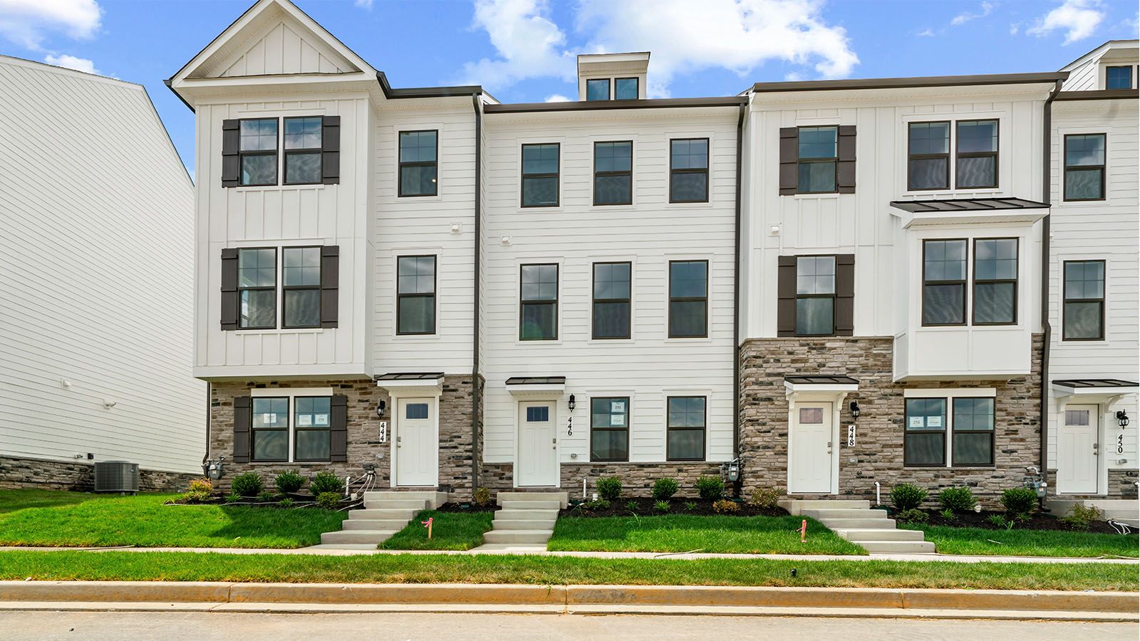 Exterior:Elevation Image 0.