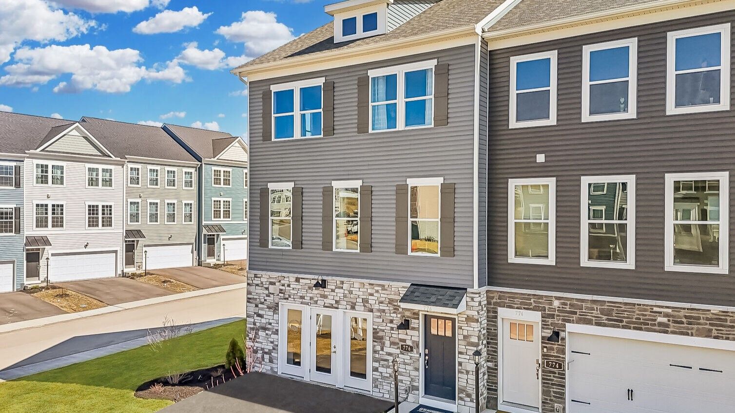 Exterior:Elevation Image 0.