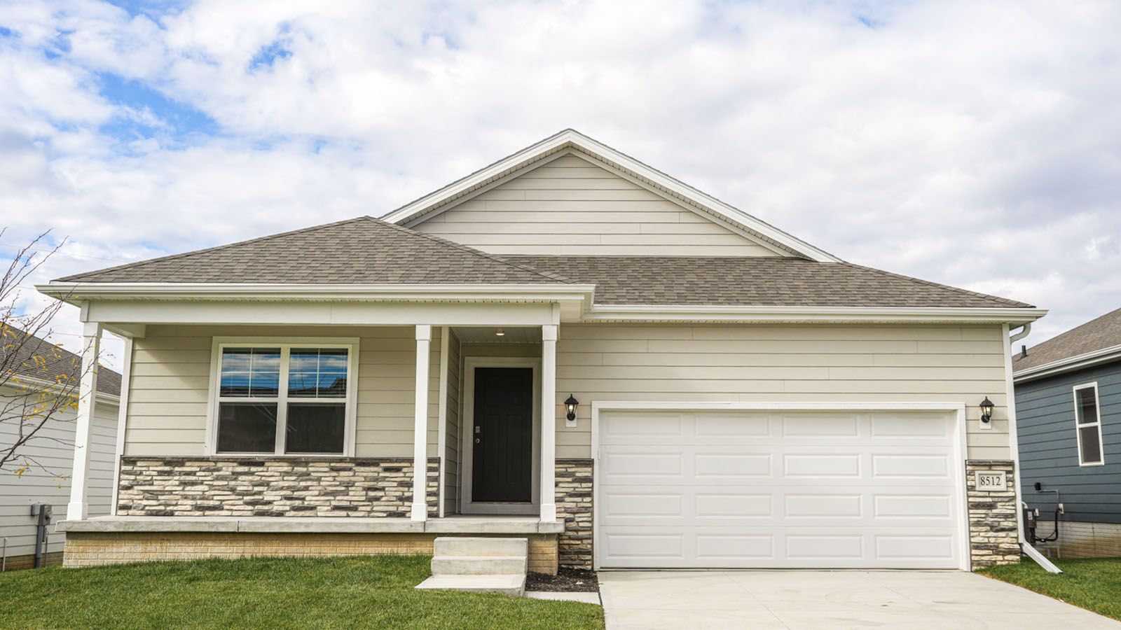 Exterior:Elevation Image 0.