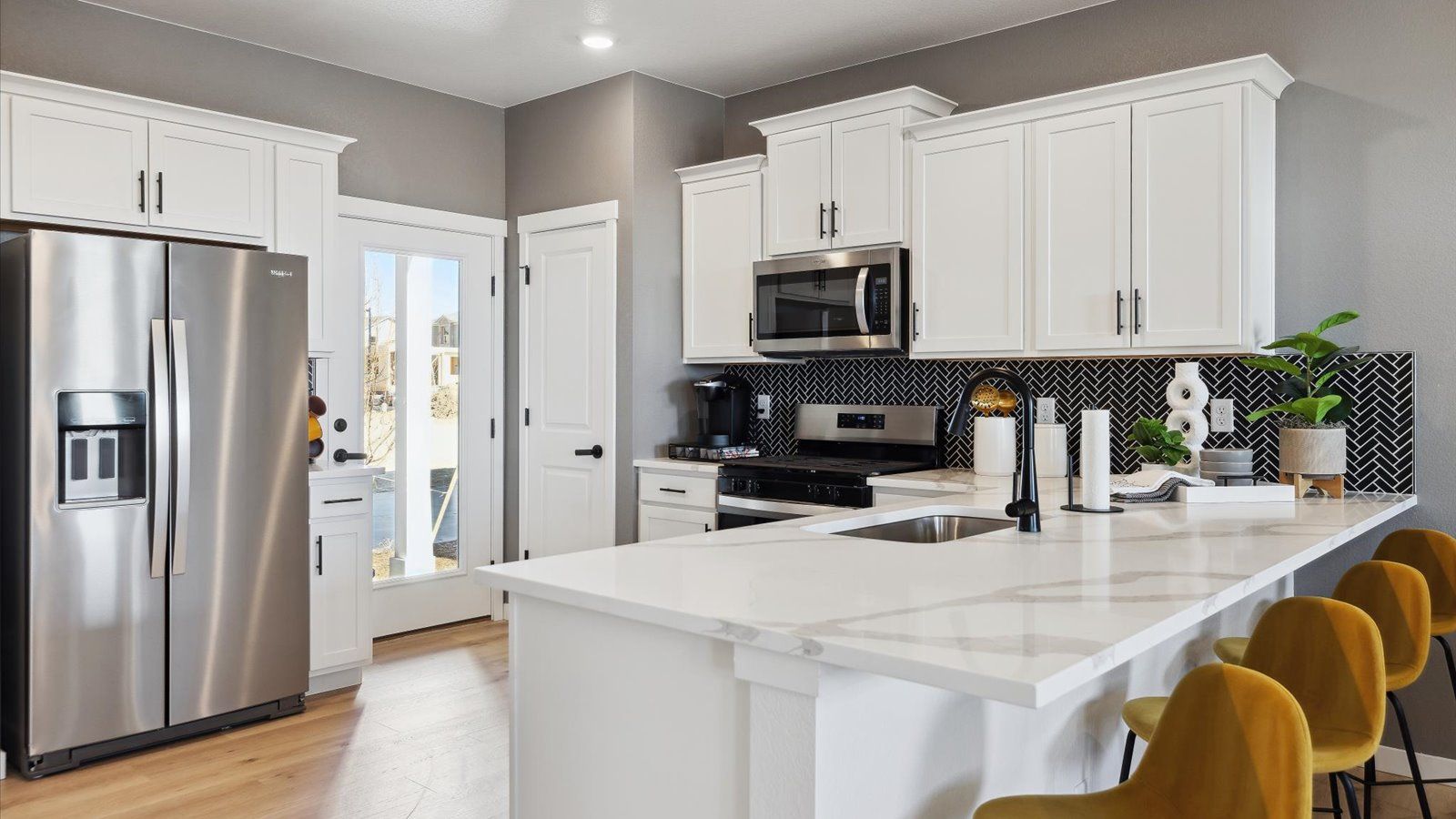 Exterior:Elevation Image 0.