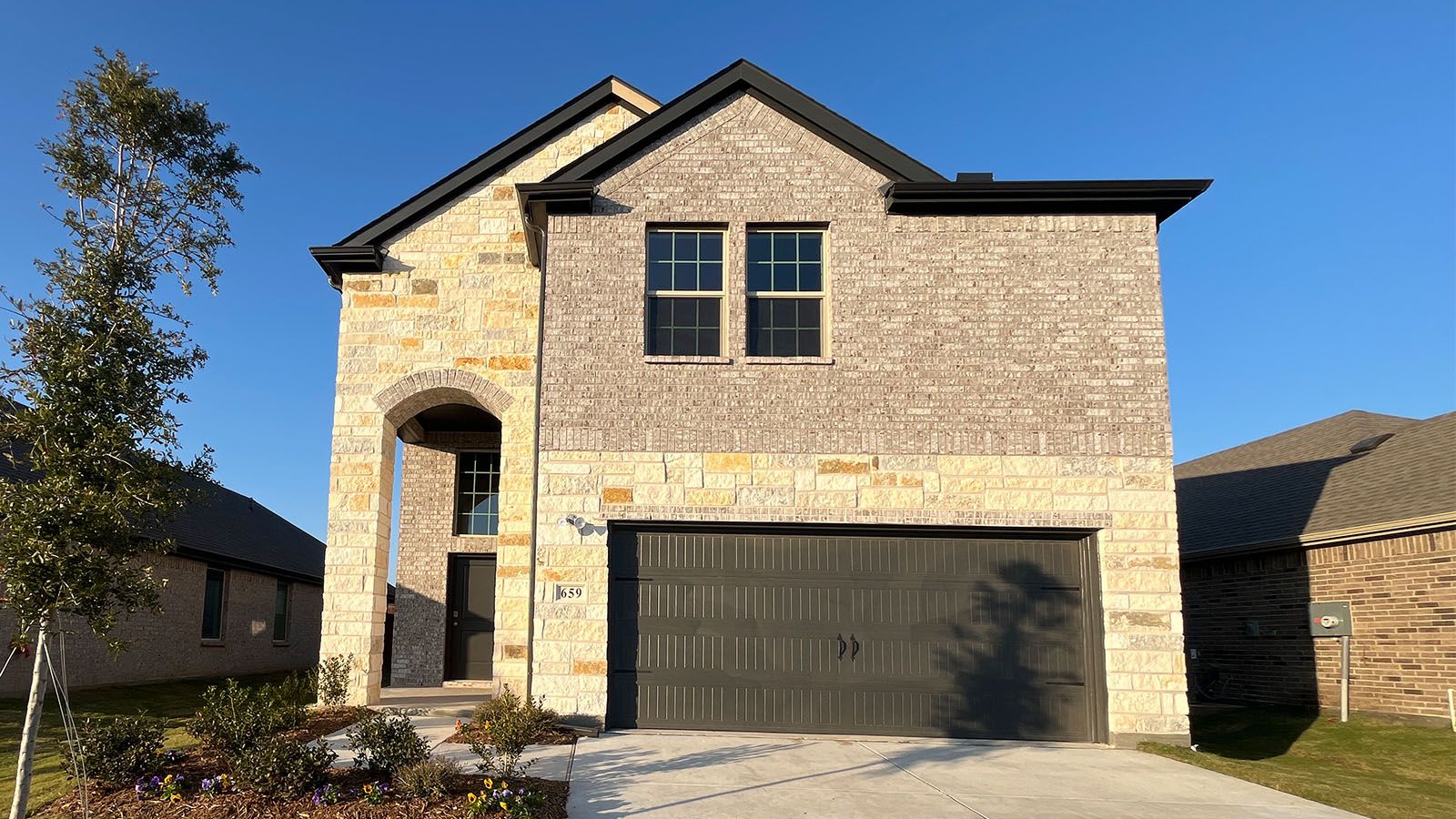 Exterior:Elevation Image 0.