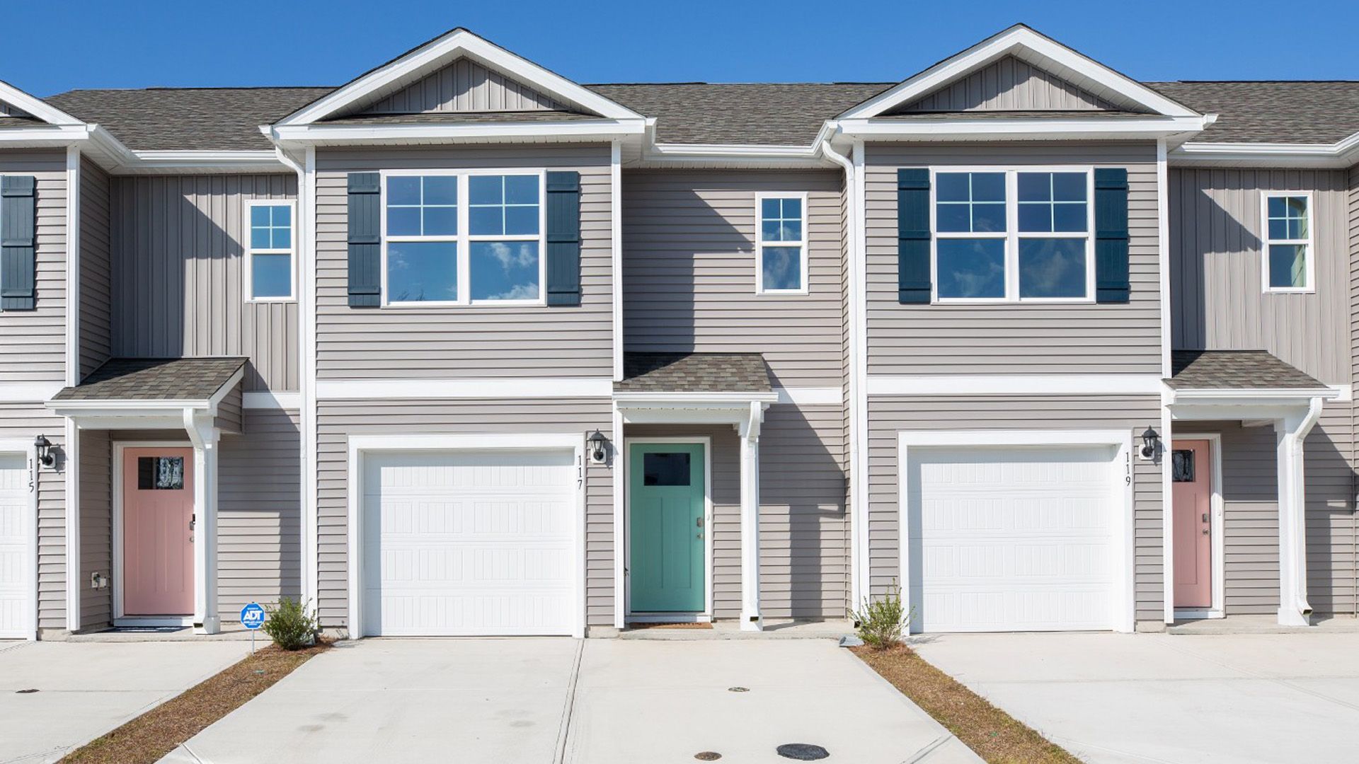 Exterior:Elevation Image 0.