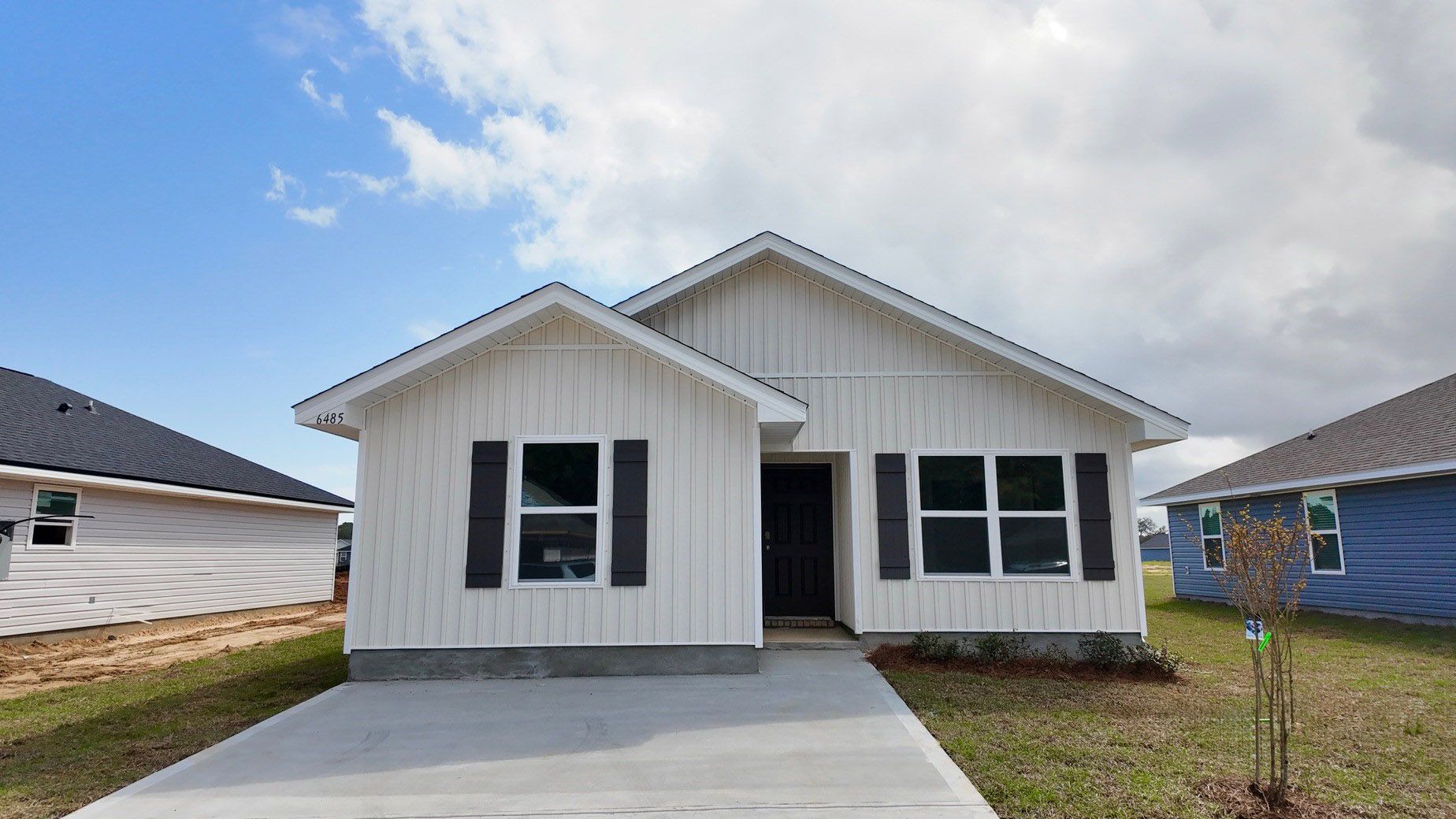 Exterior:Elevation Image 0.