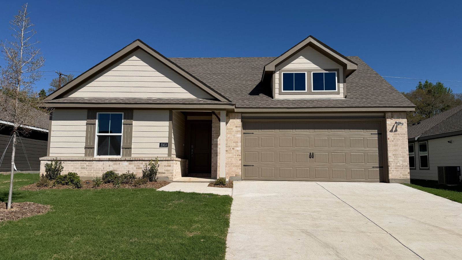 Exterior:Elevation Image 0.