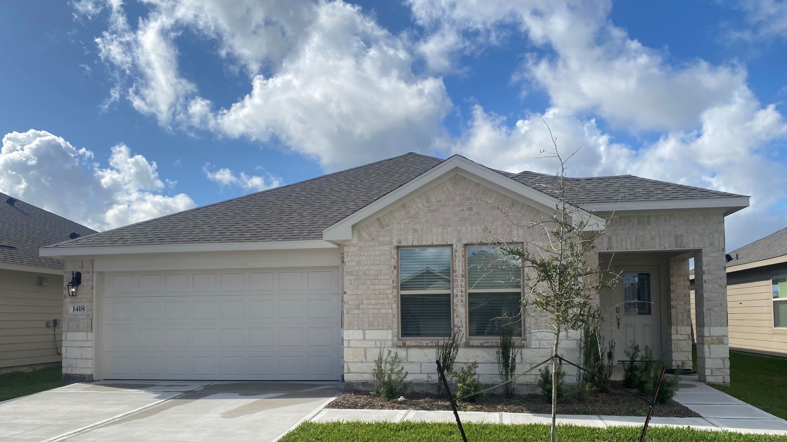 Exterior:Elevation Image 0.